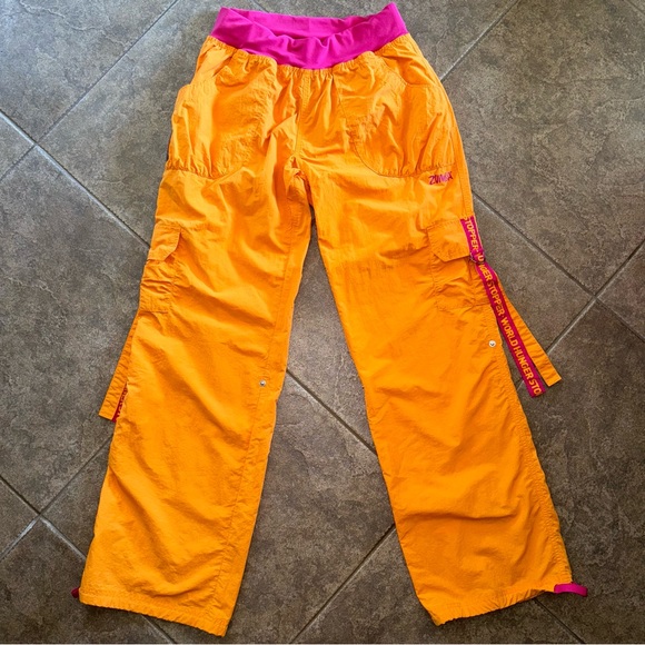 EUC - ZUMBA Wear Adjustable Cargo Workout Pants - Picture 2 of 15